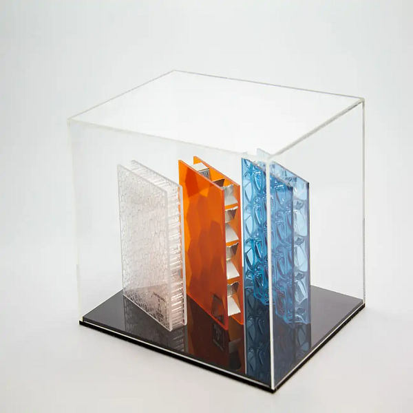 Plastic acrylic display box